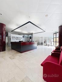 Ufficio attrezzato con servizi