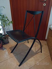 Sedie "Bella" di Cattelan