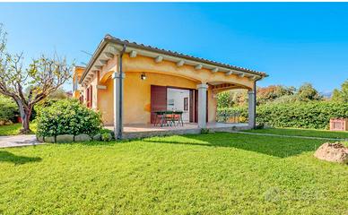 Villetta a 2 passi dal mare la cinta