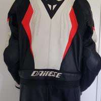 Tuta moto dainese divisibile.