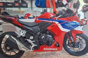 Honda CBR500R ABS E-CLUTCH