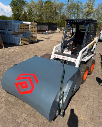 BOBCAT Minipala Meccanica 13q  + spazzatrice