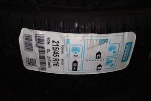 Pneumatici Nokian 215/45 R16