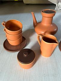 Set da the Ernestine Salerno