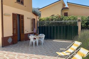 Villetta indipendente con giardino