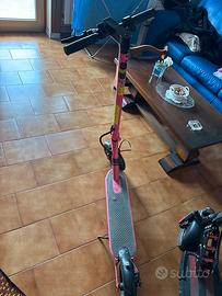 Monopattino eletrico rosa