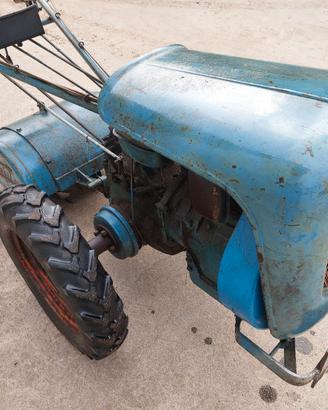 Atrezzi/Motocoltivatore 
