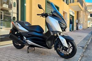 Yamaha X-Max 300
