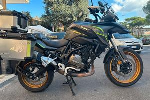 Qj Motor SRT 700X - COMPLETA DI TRIS DI BORSE