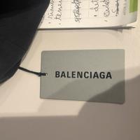 Cappello balenciaga