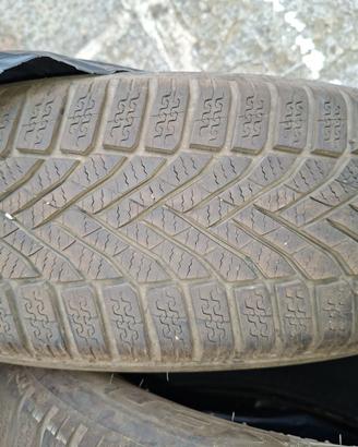 pneumatici invernali per auto medio piccola