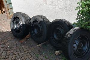 Gomme invernali con cerchi Ankook 185/65/r15 88T