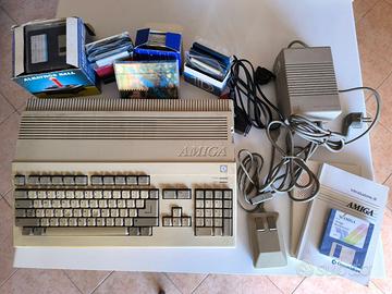 CONSOLE COMMODORE AMIGA 500 + ACCESSORI