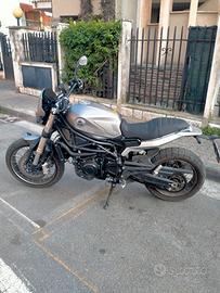 Benelli Leoncino 800 Trail