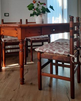 Tavolo tirolese in legno