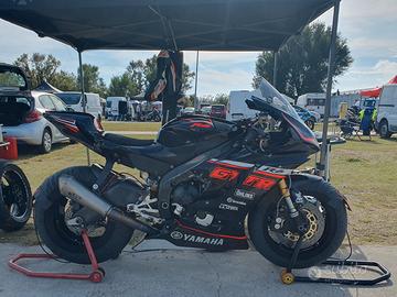 Yamaha r6 2011 pista