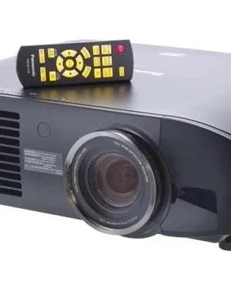 VIDEOPROIETTOREPanasonic PT-AT6000E (AE8000U) LCD