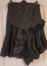 Gonna elegante di Space, decorazioni con rose