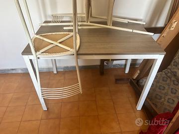 Tavolo compreso di 4 sedie
