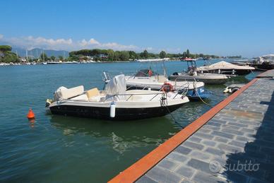 Posto barca in acqua a Bocca di Magra