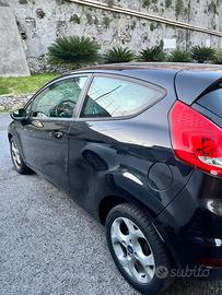 Ford Fiesta Titanium Neopatentati
