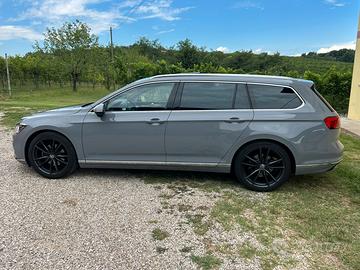 Volkswagen Passat SW 150 CV Diesel