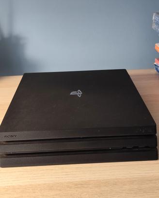 PlayStation 4 pro+ joypad rosso +giochi TOP.