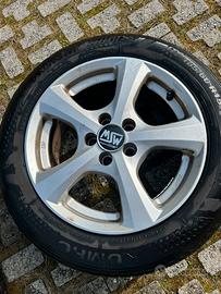 Cerchi in lega completi di gomme