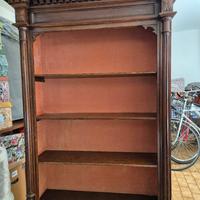 Libreria antica in legno