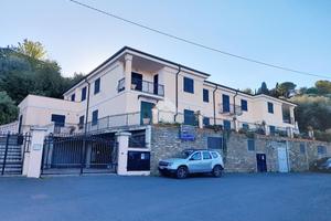 2 LOCALI A DIANO MARINA