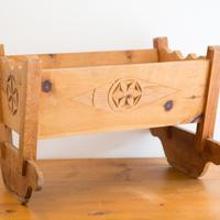 culla antica in legno di cirmolo