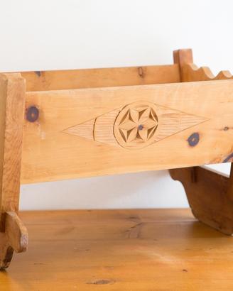 culla antica tirolese in legno di cirmolo