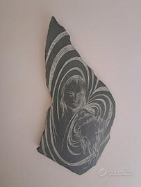 Pietra ollare incisa