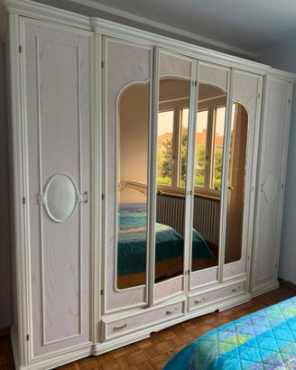 Camera da letto in legno massello