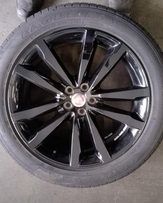 gomme Goodyear 235 50 r 20 104 W estive