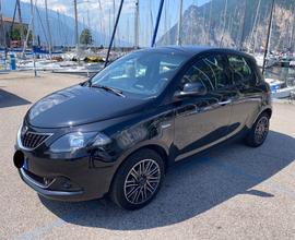 Lancia Ypsilon 1.0 Hybrid Gold ~ GPL €20 = 450Km!