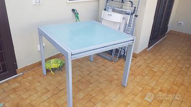 tavola da cucina o esterno