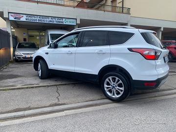 Ford Kuga 2.0 TDCI 150 CV S&S 4WD Powershift ST-Li