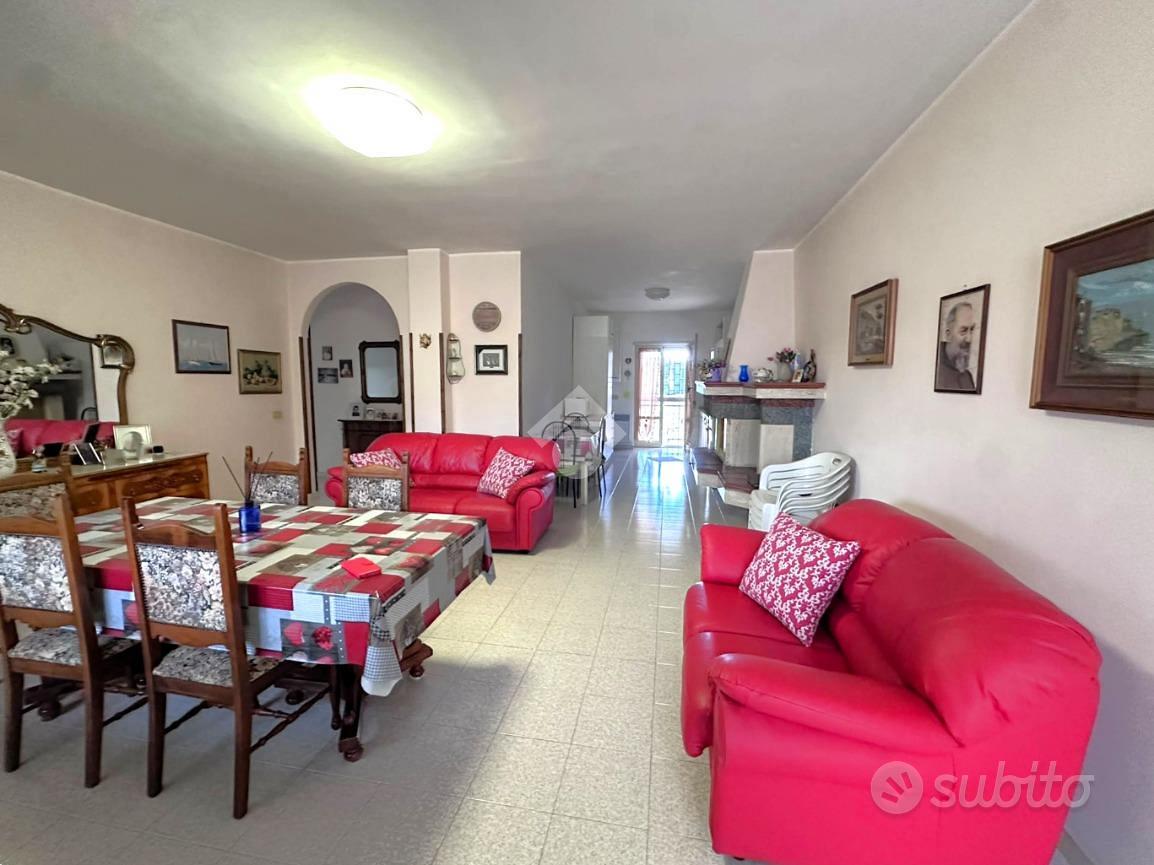 Casa – Aprilia, Lampione - Altro