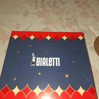 caffettiera x2 + tazze+  caffè + scatola natale