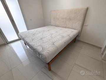 LETTO MATRIMONIALE + TESTIERA IMBOTTITA DI MARCA