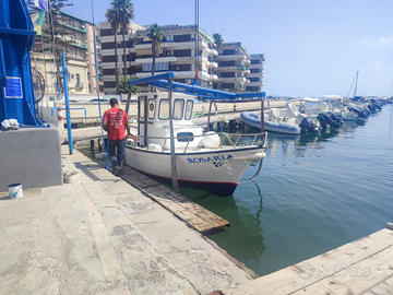 Gozzo cabinato in vetroresina