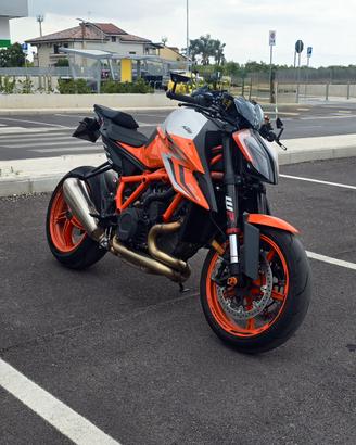 KTM 1290 Superduke R 2023