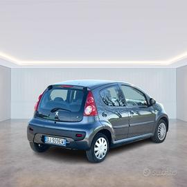 Peugeot 107 1.0 benzina Neo Patentati