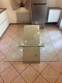 Tavolo in vetro
