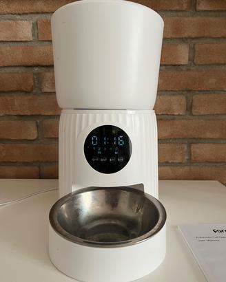 Distributore automatico di cibo per animali domest