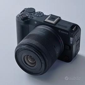 Canon EOS R50V in Kit con 14-30, pari al nuovo