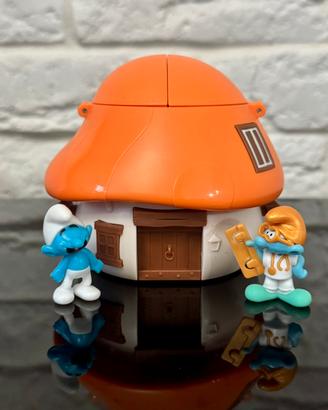 Casa dei Puffi con personaggi e apertura