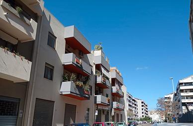 Luminoso trivanocon posto auto