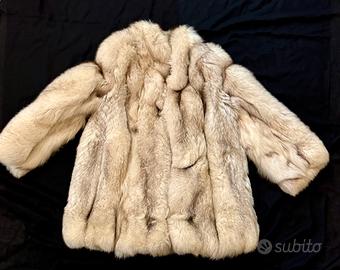 Pelliccia di Volpe Argentata- Flowing Furs